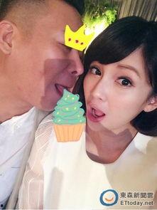 生活照舔舌头